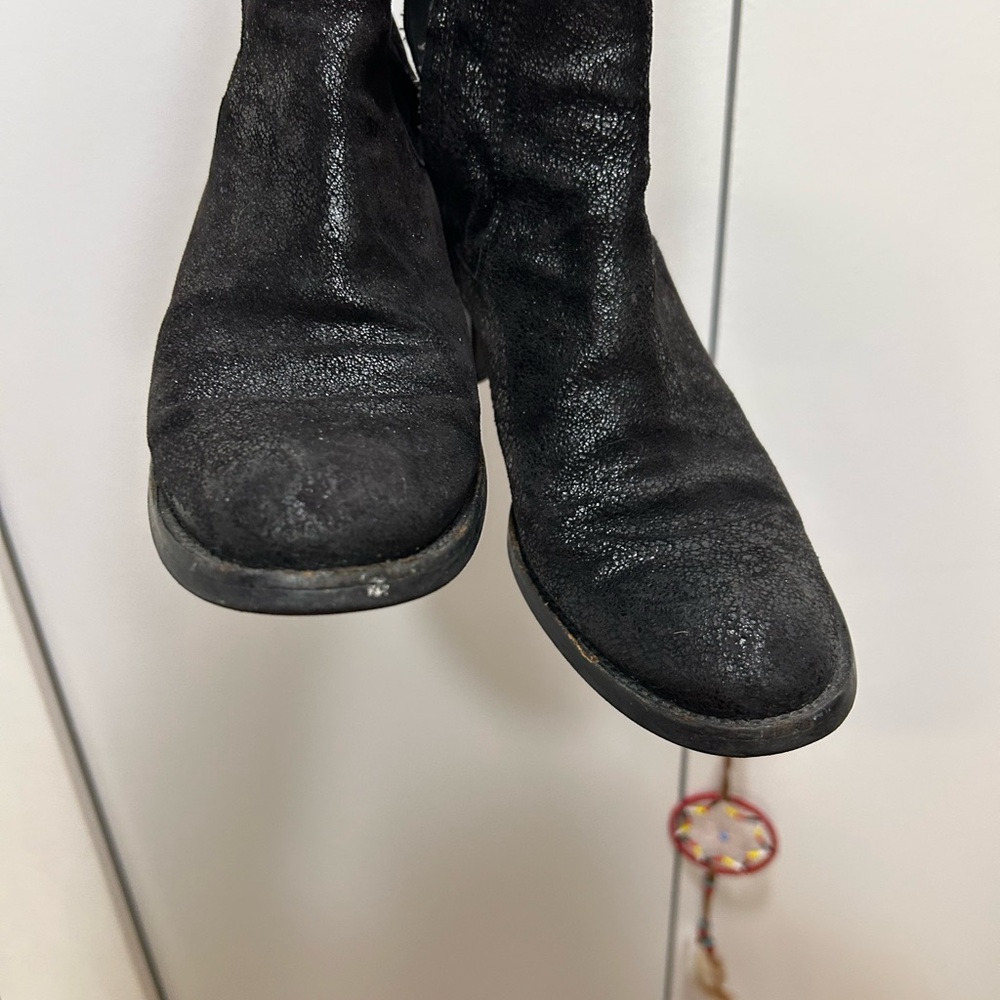 Maliparmi Textured Black Ankle Booties